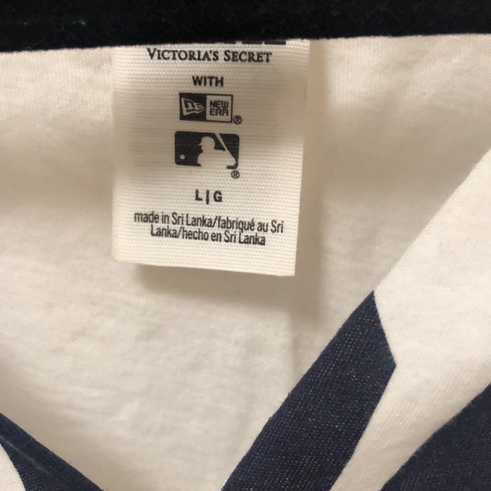 PINK Victoria's Secret NY Yankees gut shirt - Picture 2 of 4